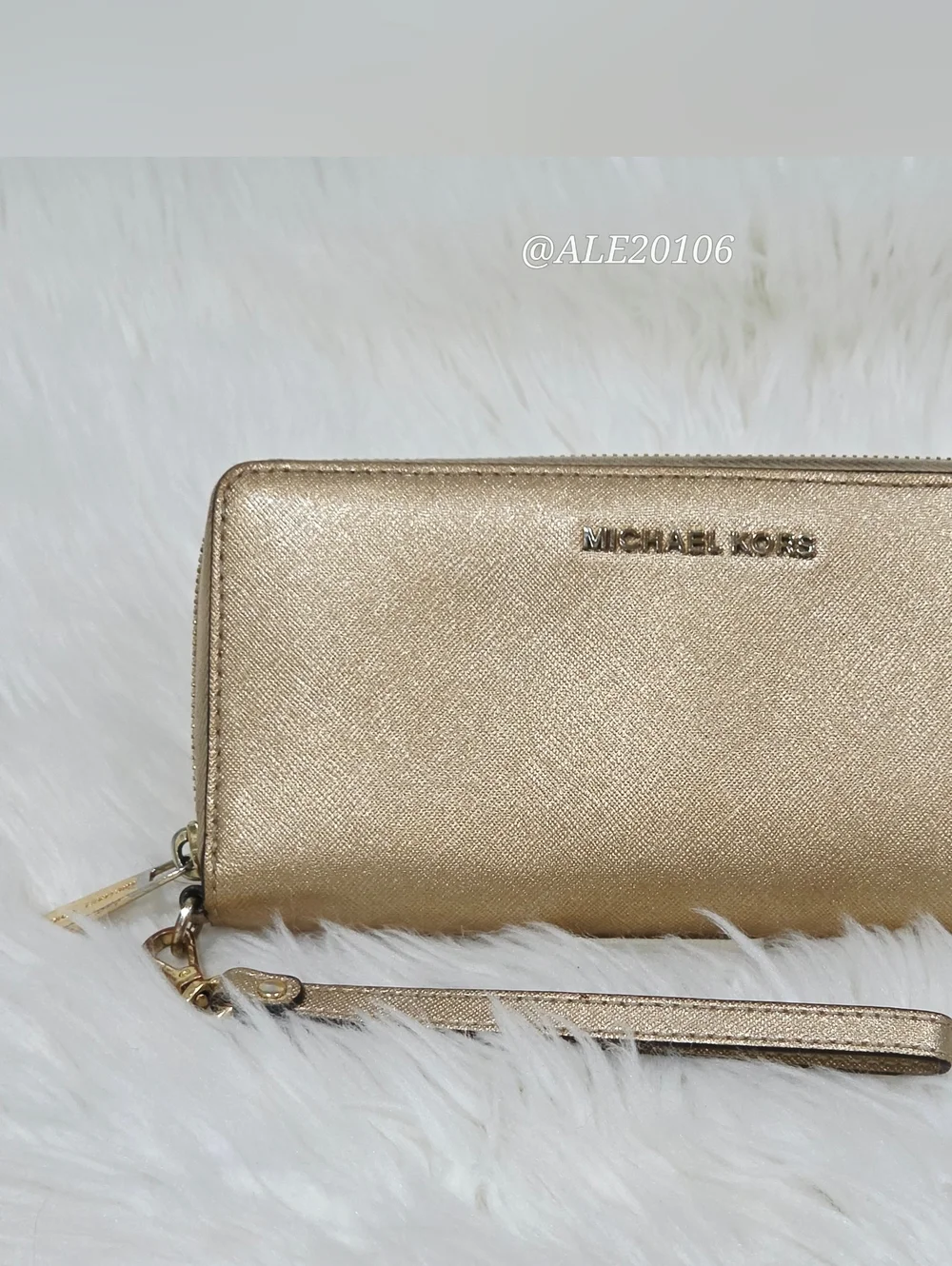 Michael Kors Gold Zip Around Wallet Wristlet Saffiano Leather Clutch